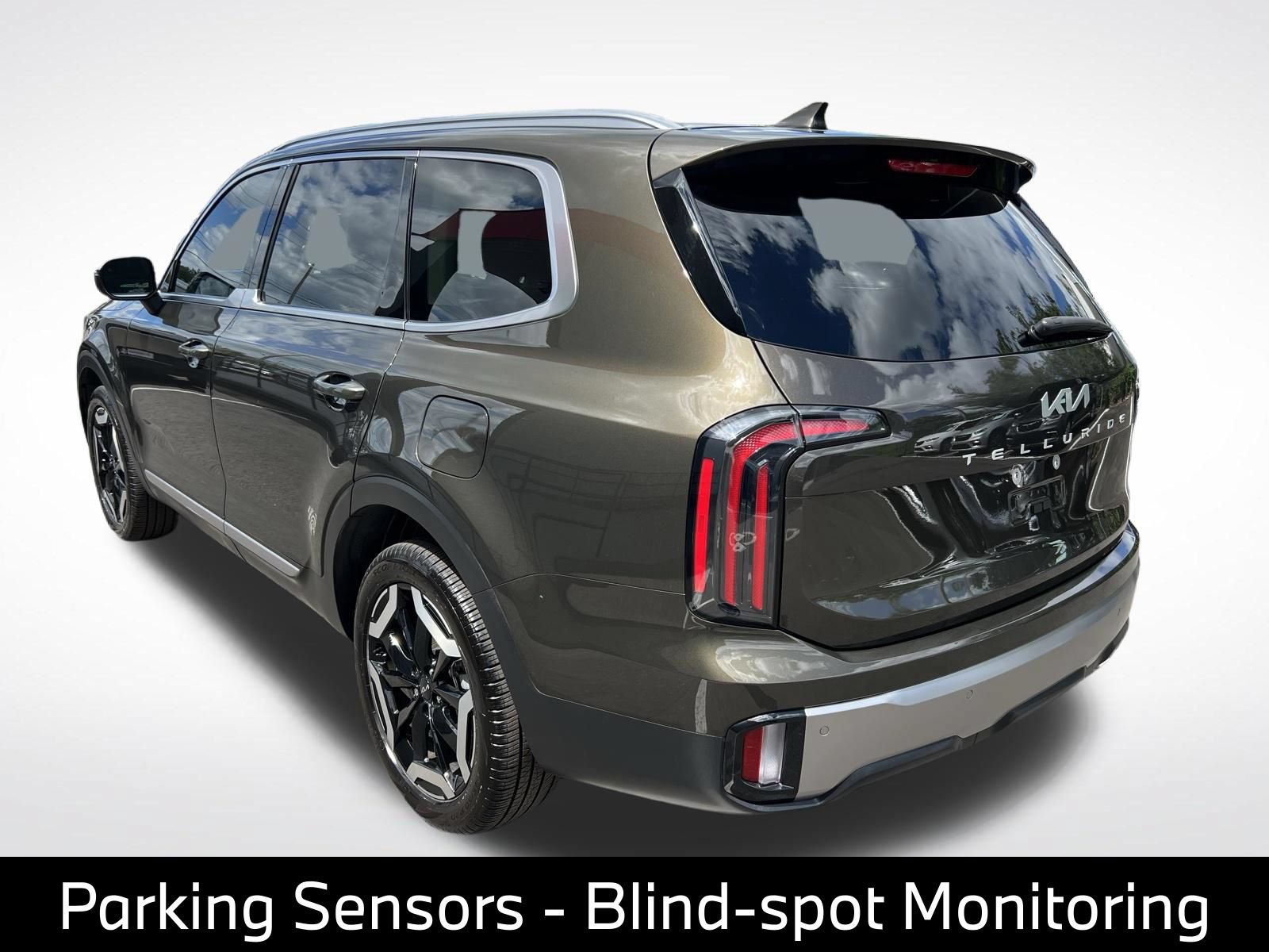 Used 2025 Kia Telluride EX w/ EX Captain's Chair Package FWD image 9