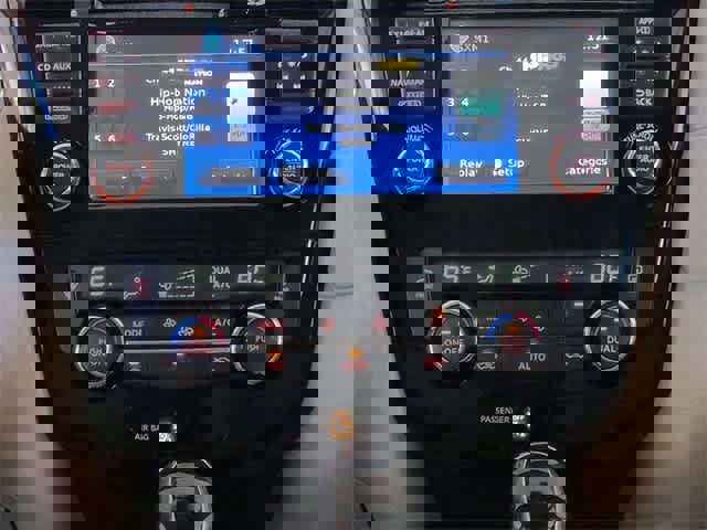 Used 2017 Nissan Rogue SL w/ SL Premium Package image 30