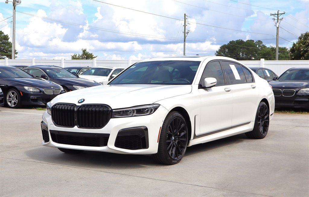 Used 2020 BMW 740i w/ M Sport Package RWD image 3