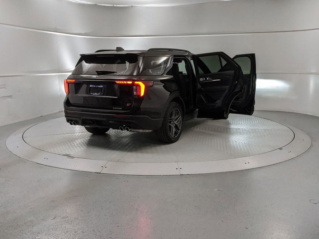 New 2025 Ford Explorer ST w/ Sun And Sound Package image 9
