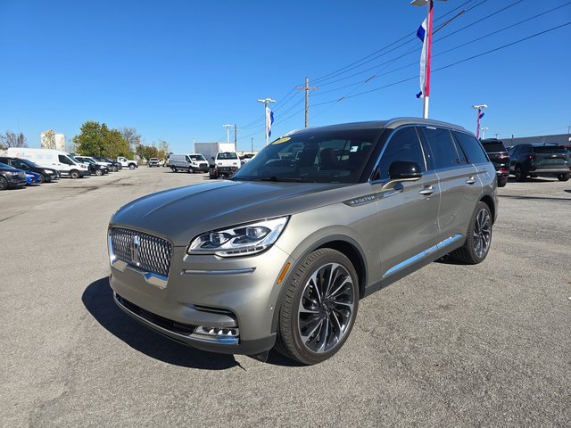 Used 2023 Lincoln Aviator Reserve w/ Equipment Group 201A image 8