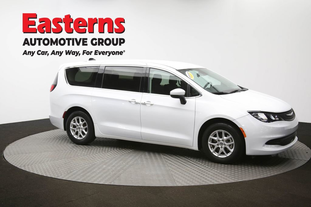 Used 2023 Chrysler Voyager LX image 47