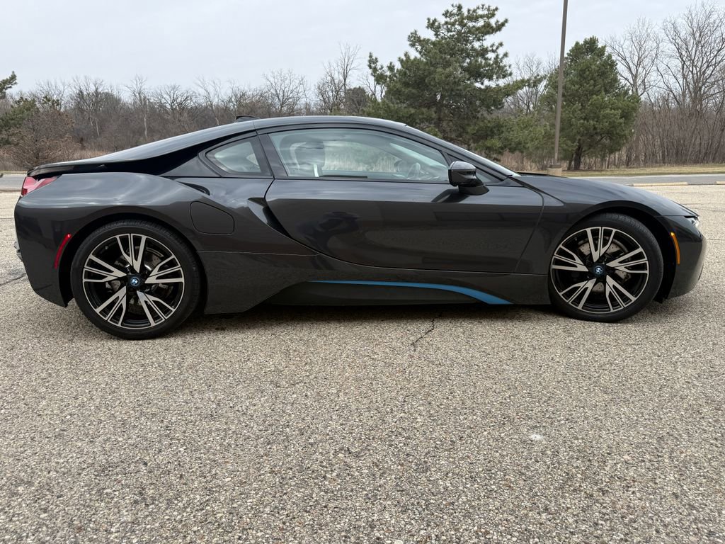 Used 2015 BMW i8 image 4