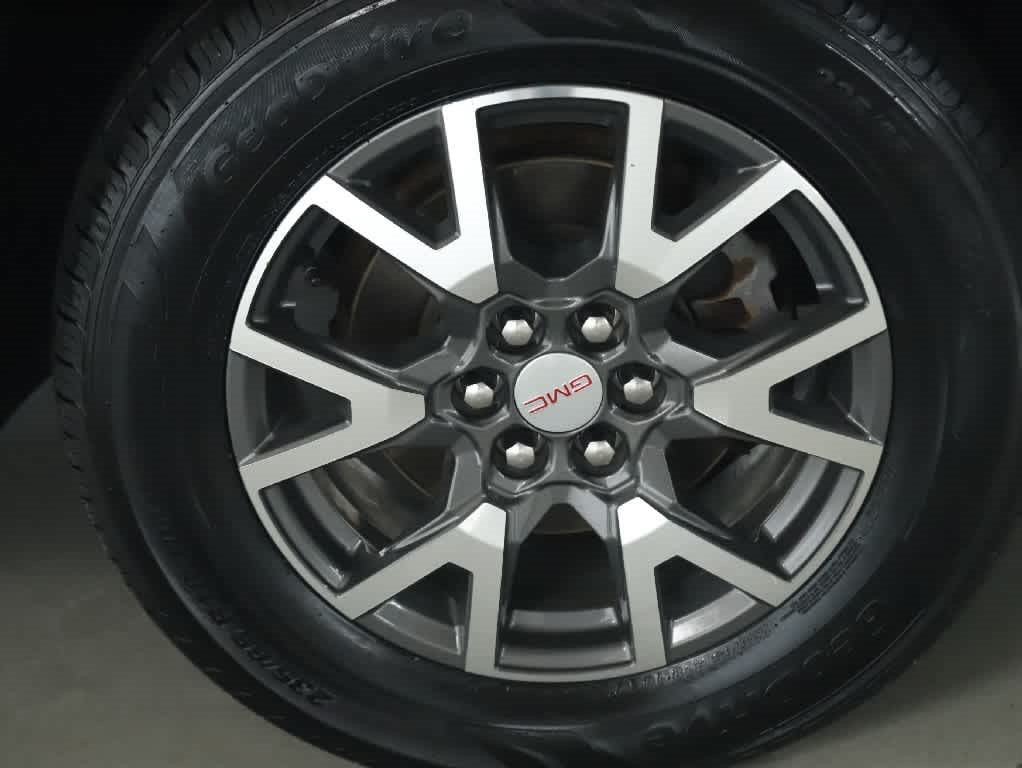 Used 2023 GMC Acadia SLE FWD image 10