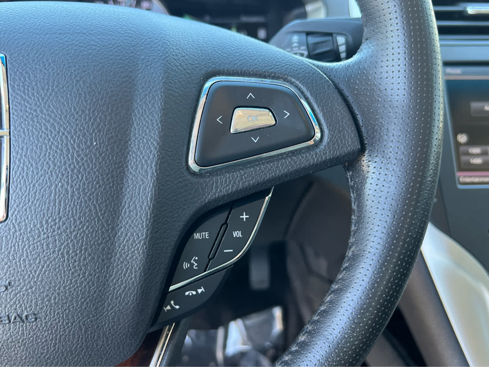 Used 2014 Lincoln MKZ Hybrid w/ Equipment Group 202A Reserve FWD image 33