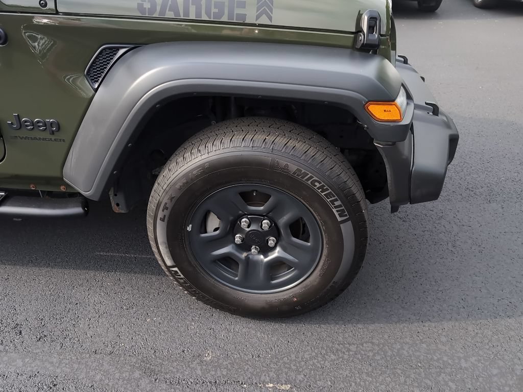 Used 2023 Jeep Wrangler Sport AWD/4WD image 3