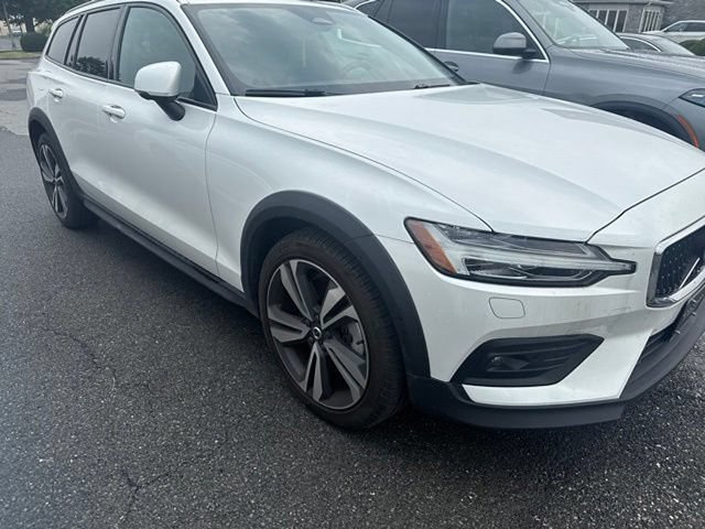 Used 2024 Volvo V60 B5 Cross Country Plus AWD/4WD image 4
