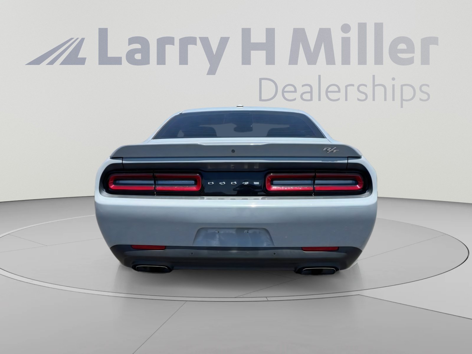 Used 2022 Dodge Challenger R/T RWD image 5