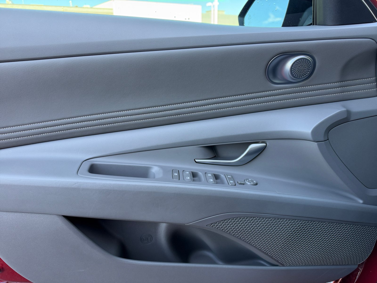 Certified 2025 Hyundai Elantra SEL FWD image 12