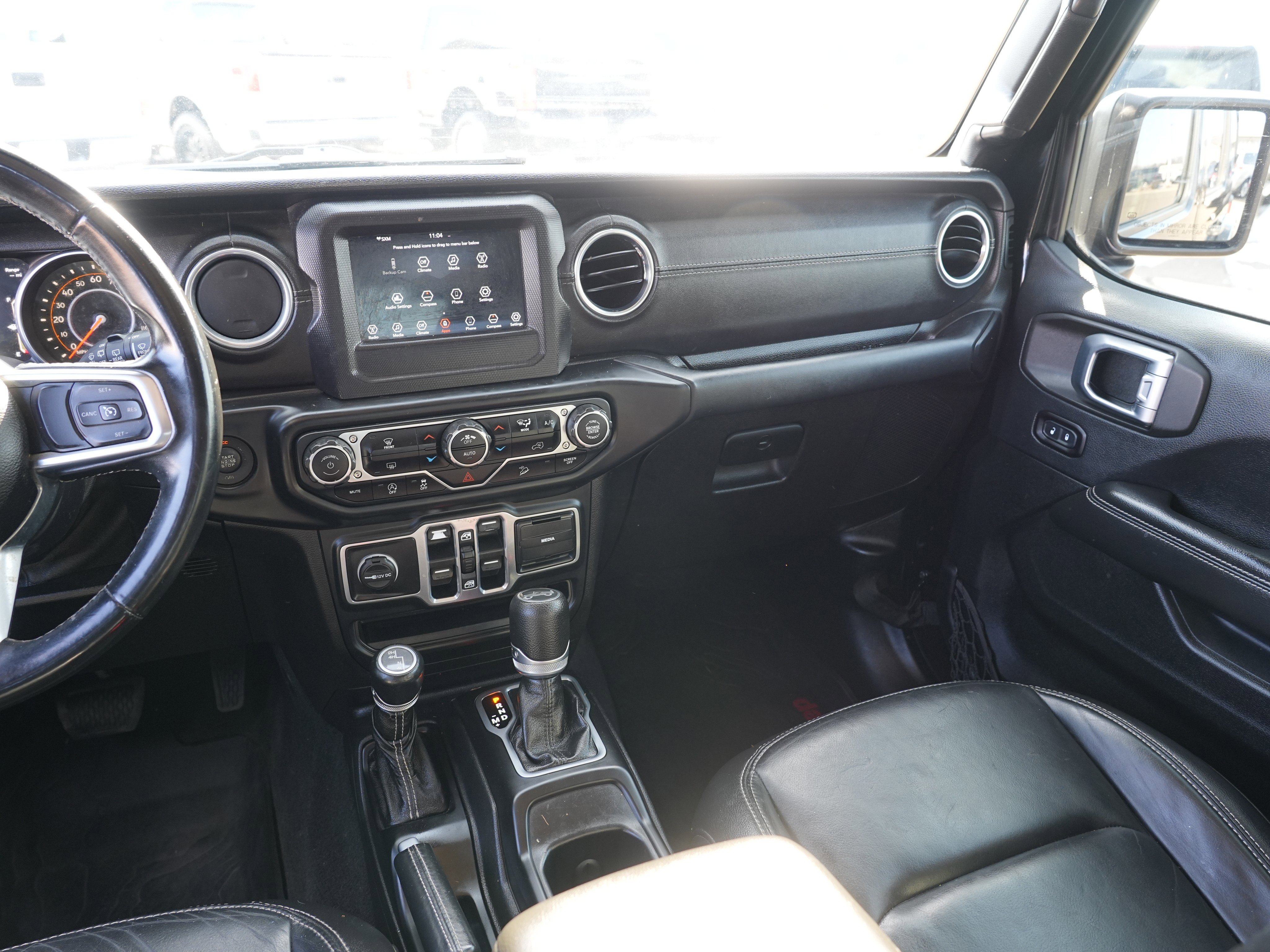 Used 2018 Jeep Wrangler Unlimited Sahara AWD/4WD image 18