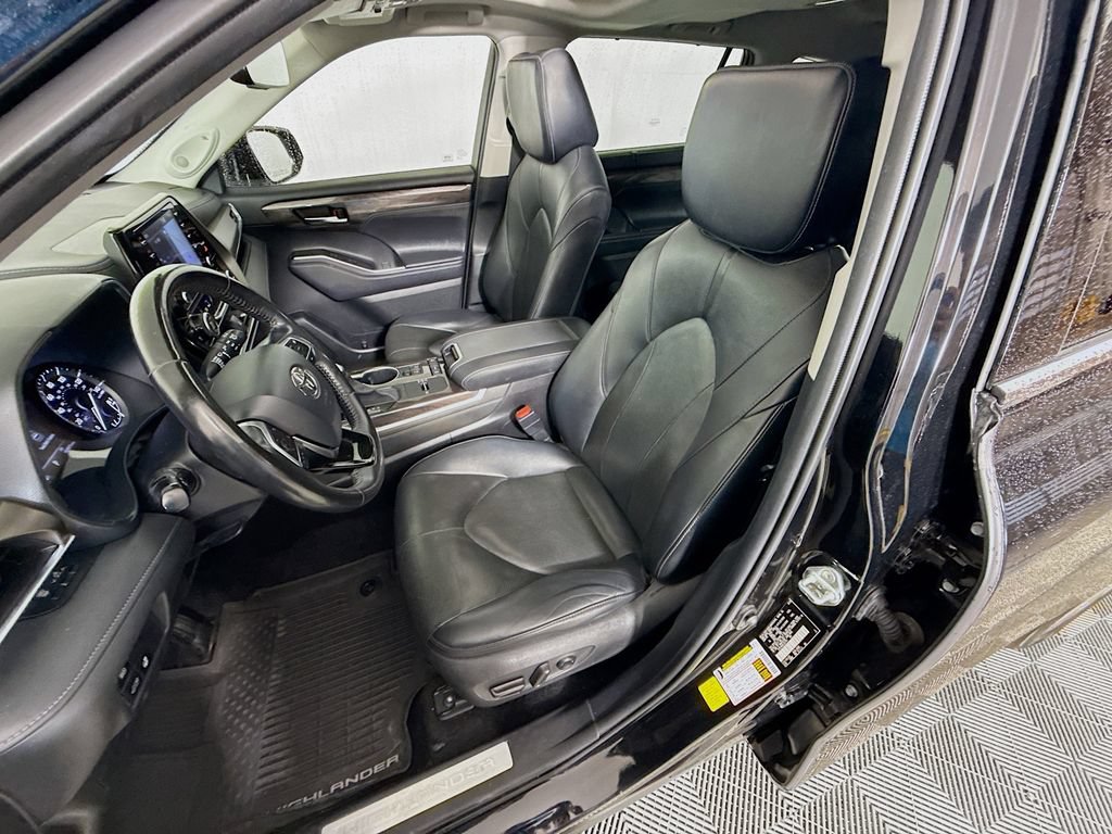 Used 2020 Toyota Highlander Limited FWD image 22