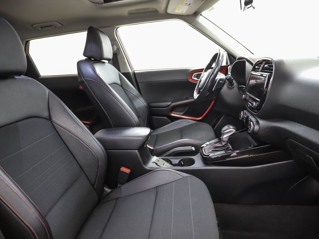 Used 2022 Kia Soul Turbo image 30