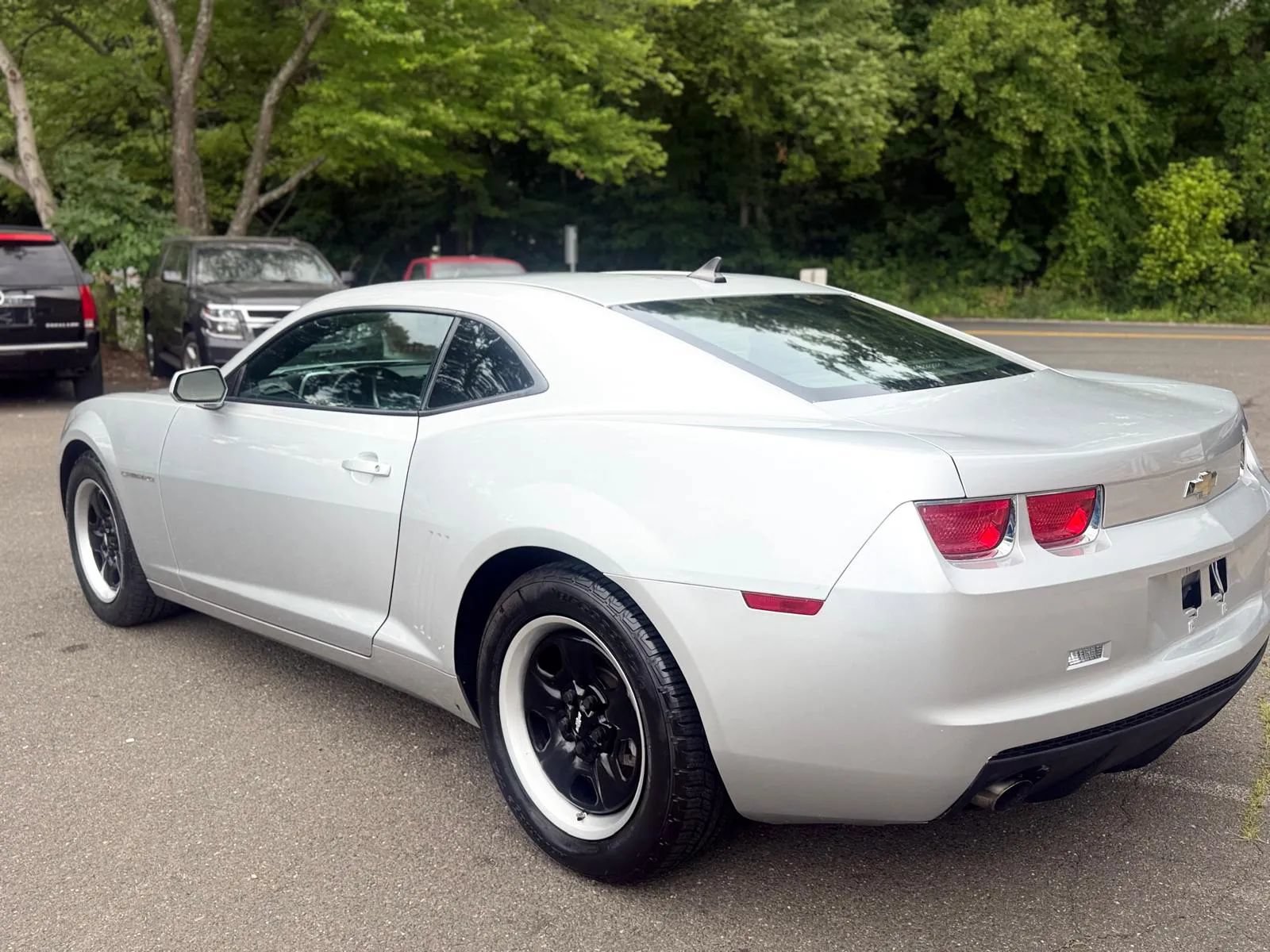 Used 2011 Chevrolet Camaro LS RWD image 5