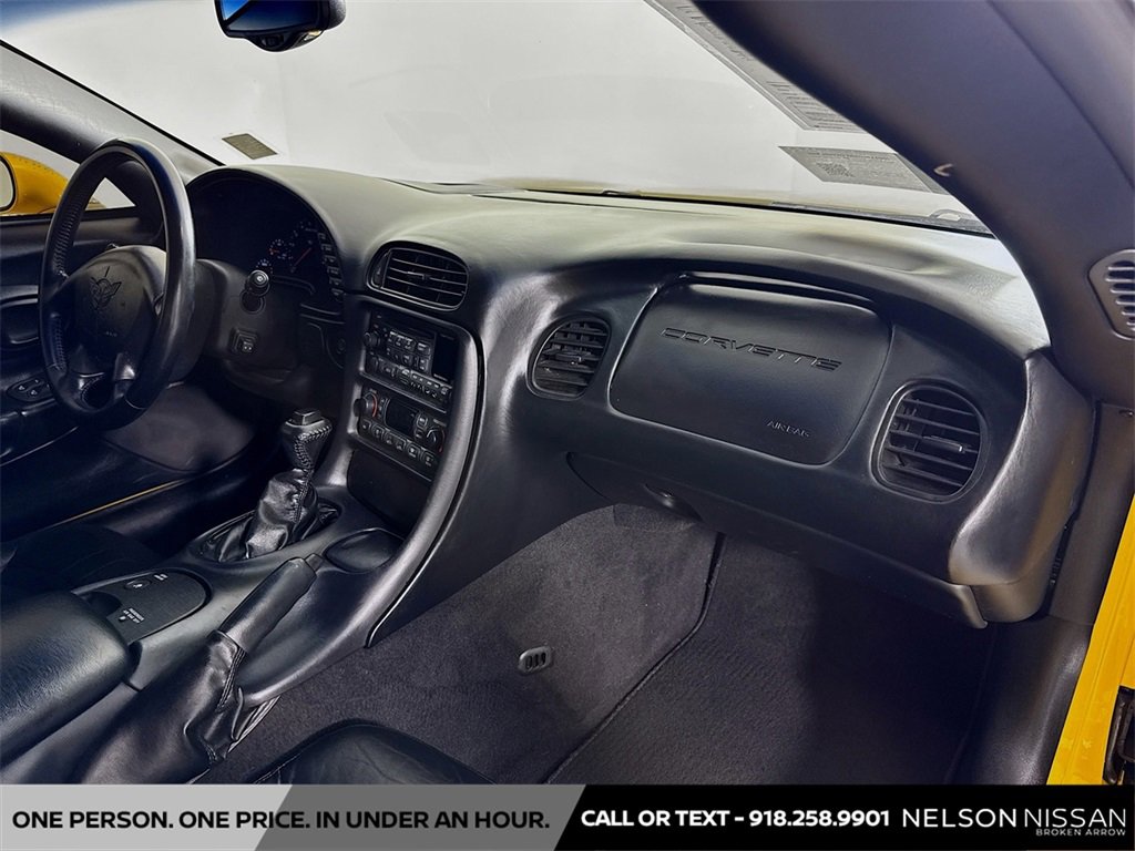 Used 2004 Chevrolet Corvette Coupe w/ Roof Package image 24