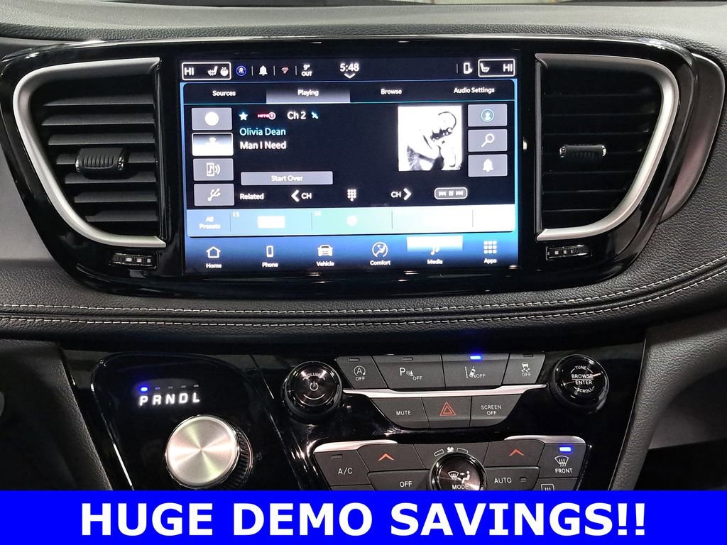 New 2026 Chrysler Pacifica Select AWD/4WD image 22