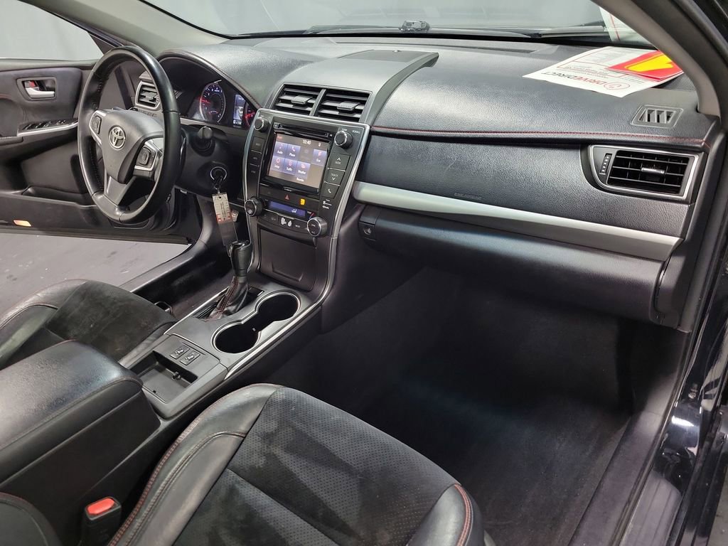 Used 2016 Toyota Camry XSE w/ Moonroof Package image 23