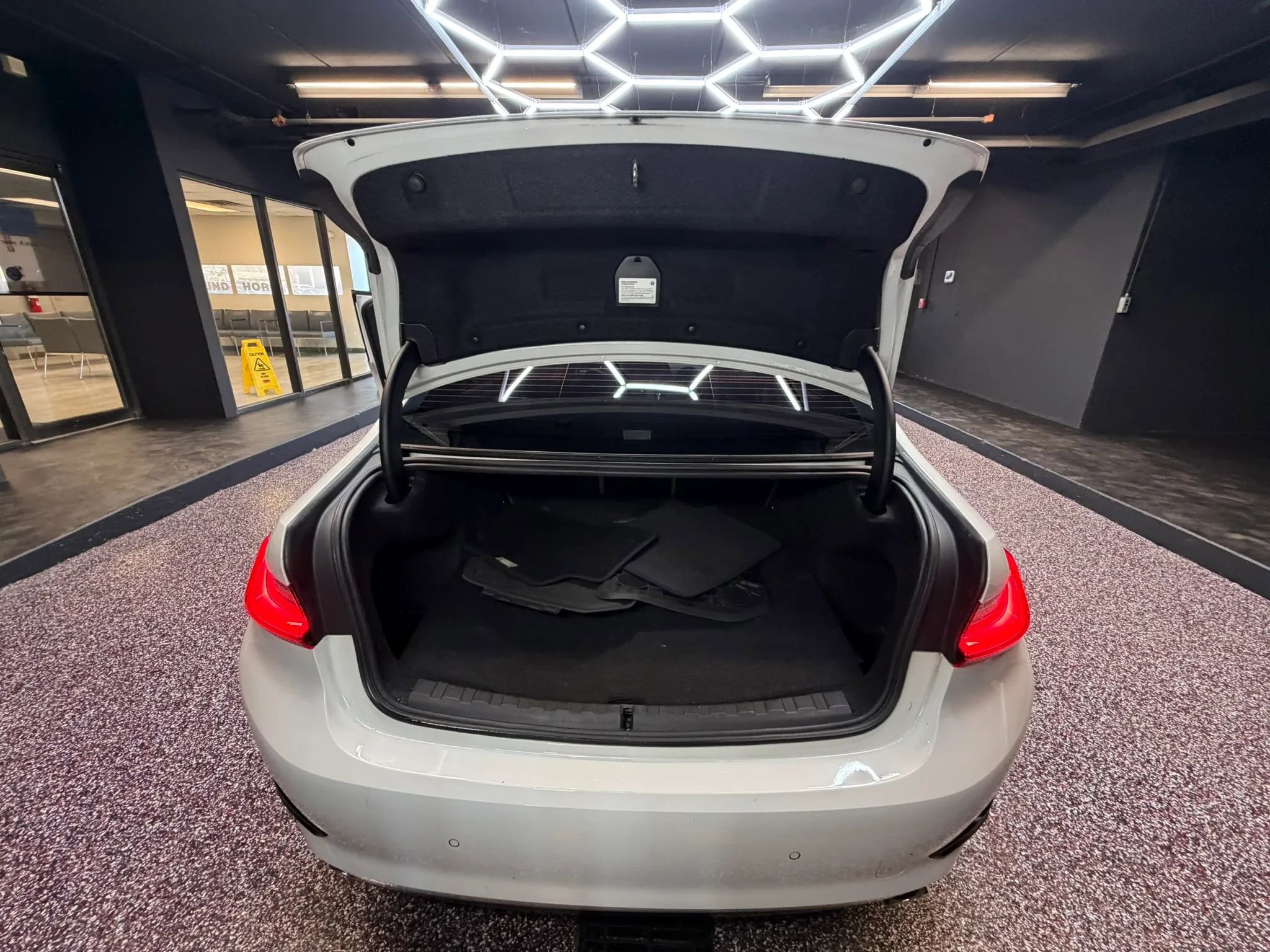 Used 2019 BMW 330i xDrive Sedan w/ Premium Package AWD/4WD image 37