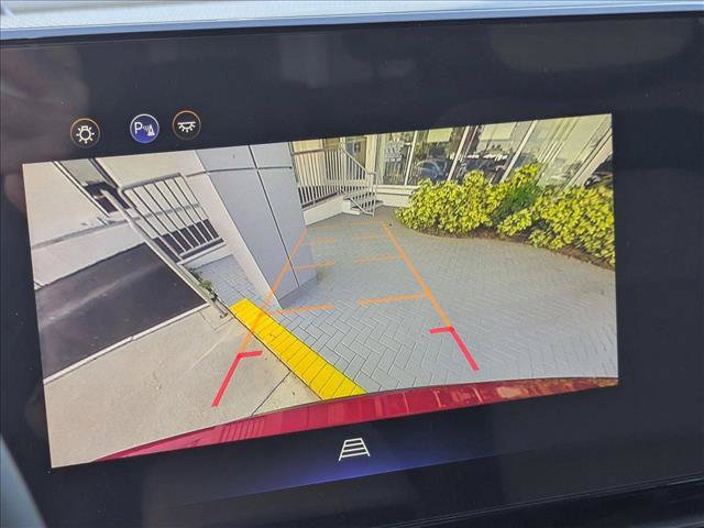 New 2025 Chevrolet Equinox ACTIV w/ Convenience Package III FWD image 11