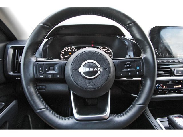 Used 2024 Nissan Pathfinder SL FWD image 7