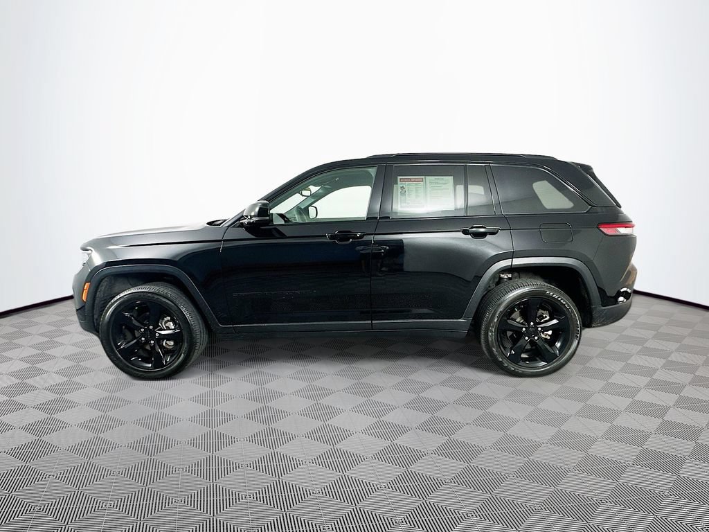 Certified 2024 Jeep Grand Cherokee Altitude AWD/4WD image 7