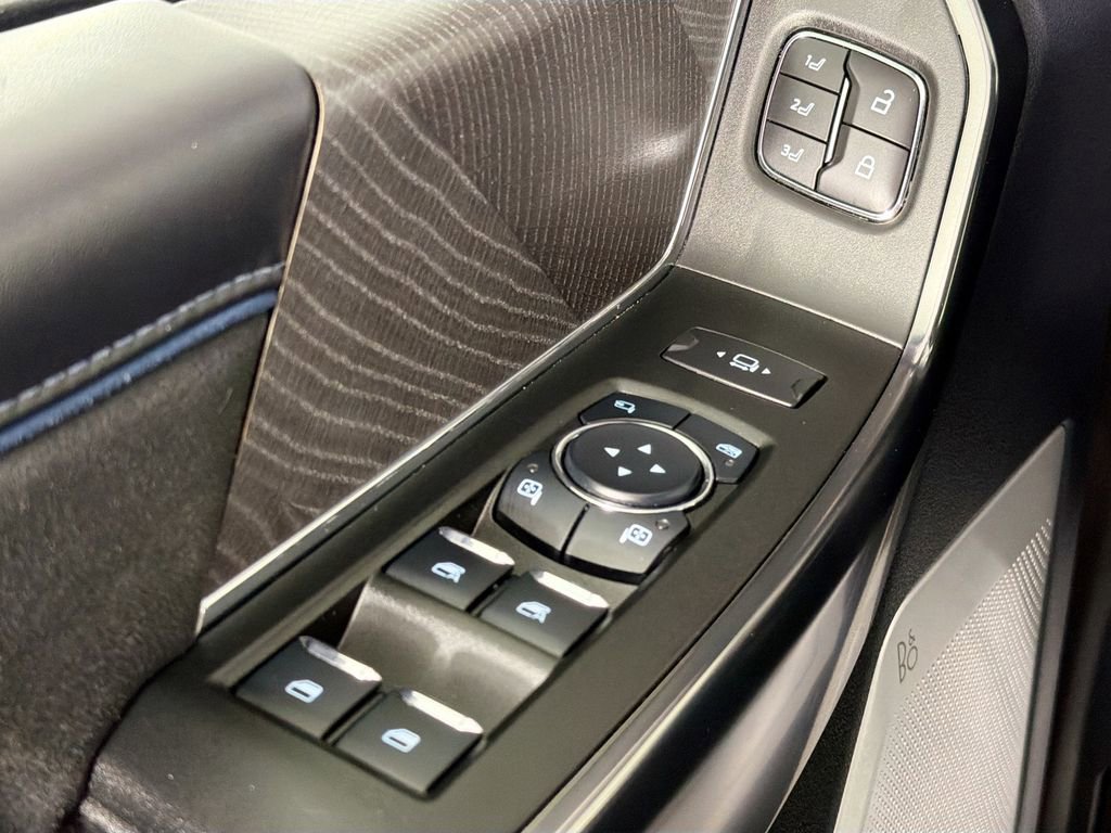 Used 2025 Ford F450 Platinum AWD/4WD image 18