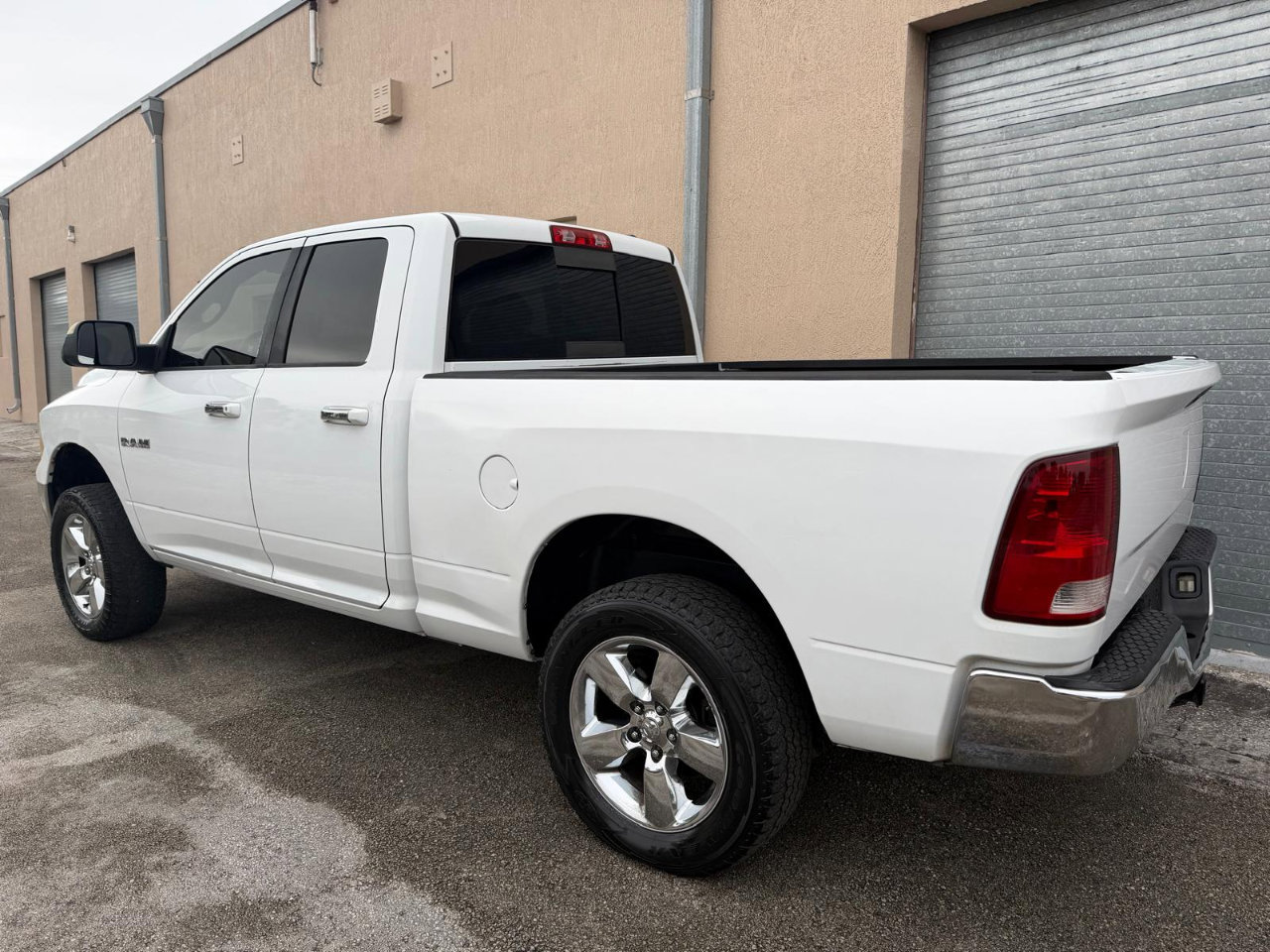 Used 2010 Dodge Ram 1500 Truck SLT image 3