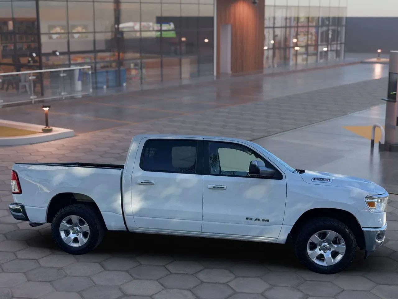 Used 2020 RAM 1500 Big Horn AWD/4WD image 7