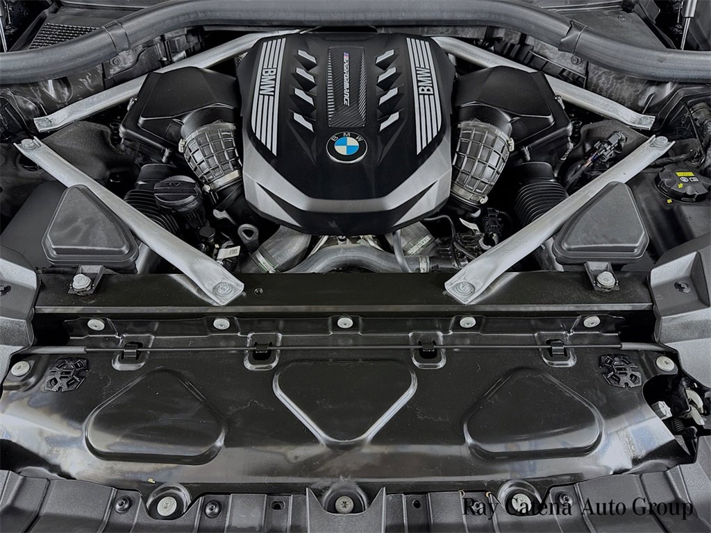 Used 2022 BMW X7 M50i image 33