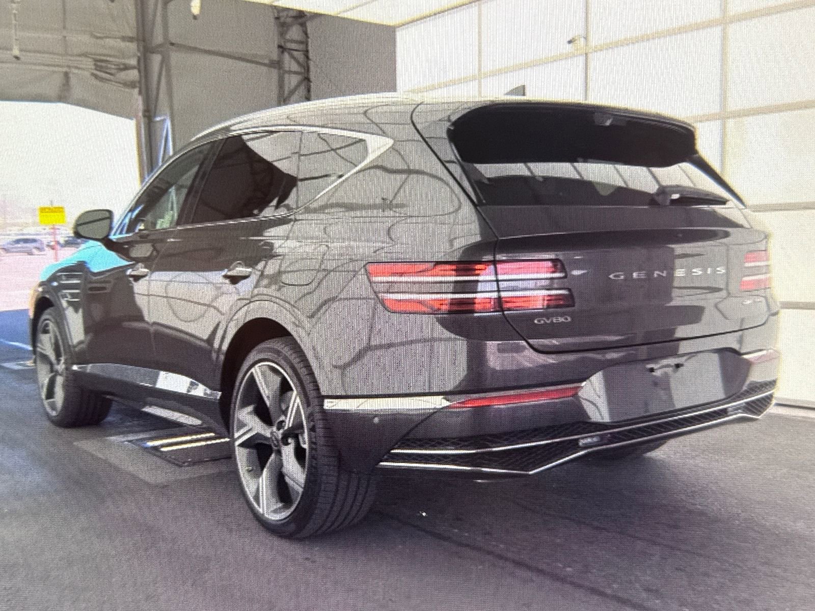 Used 2025 Genesis GV80 3.5T Prestige image 3