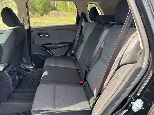 Used 2022 Nissan Rogue SV image 12