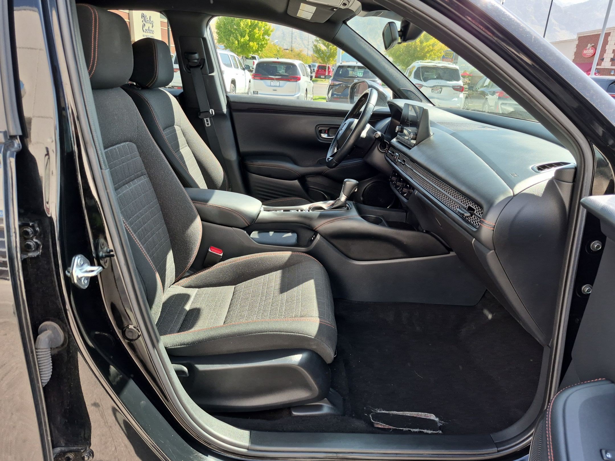 Used 2025 Honda HR-V Sport image 33