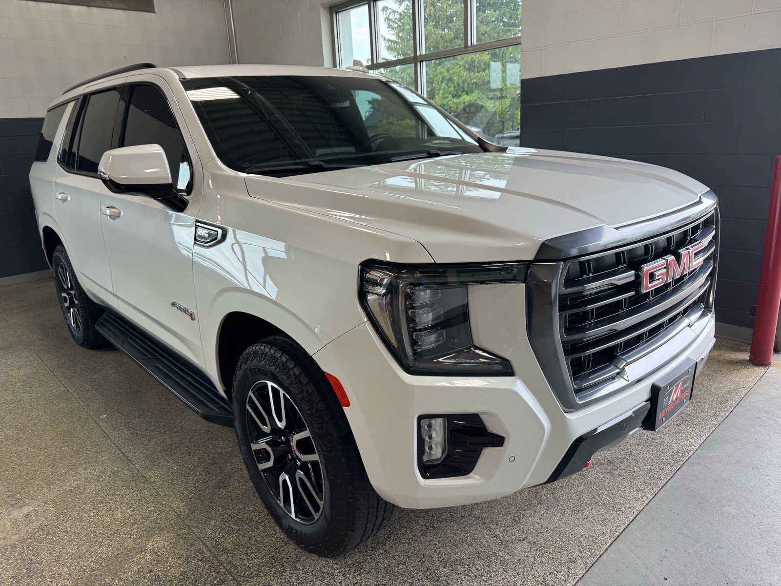 Used 2023 GMC Yukon AT4 w/ Max Trailering Package AWD/4WD image 3
