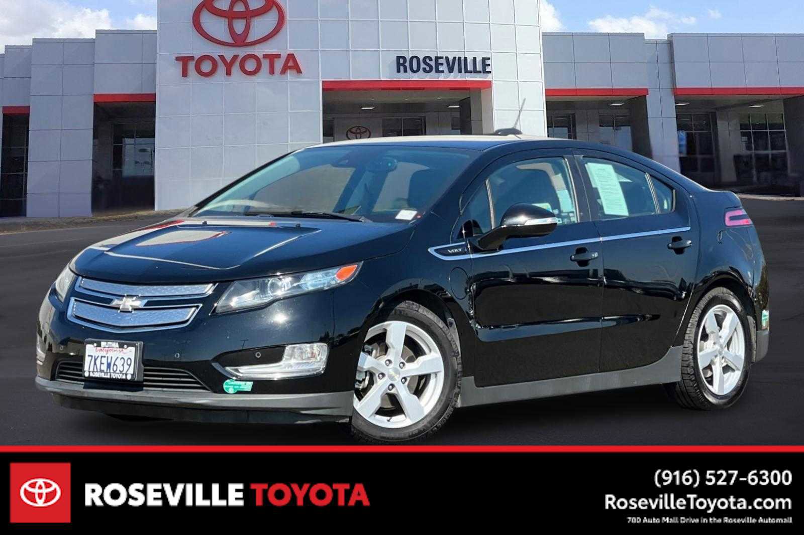 Used 2015 Chevrolet Volt Premium w/ Premium Trim Package FWD image 1