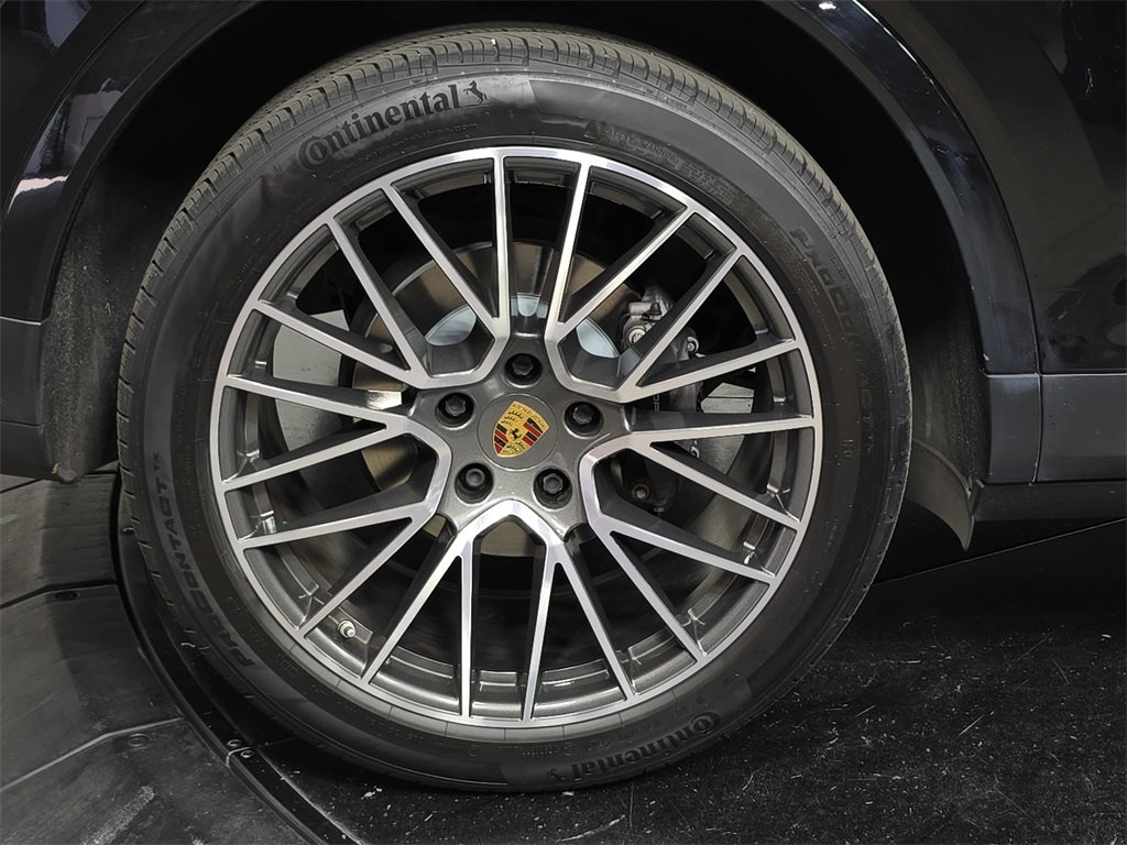 Certified 2021 Porsche Cayenne Coupe image 29