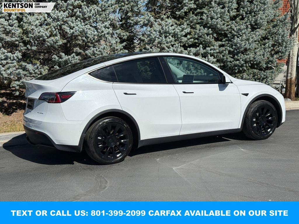 Used 2022 Tesla Model Y Long Range image 8