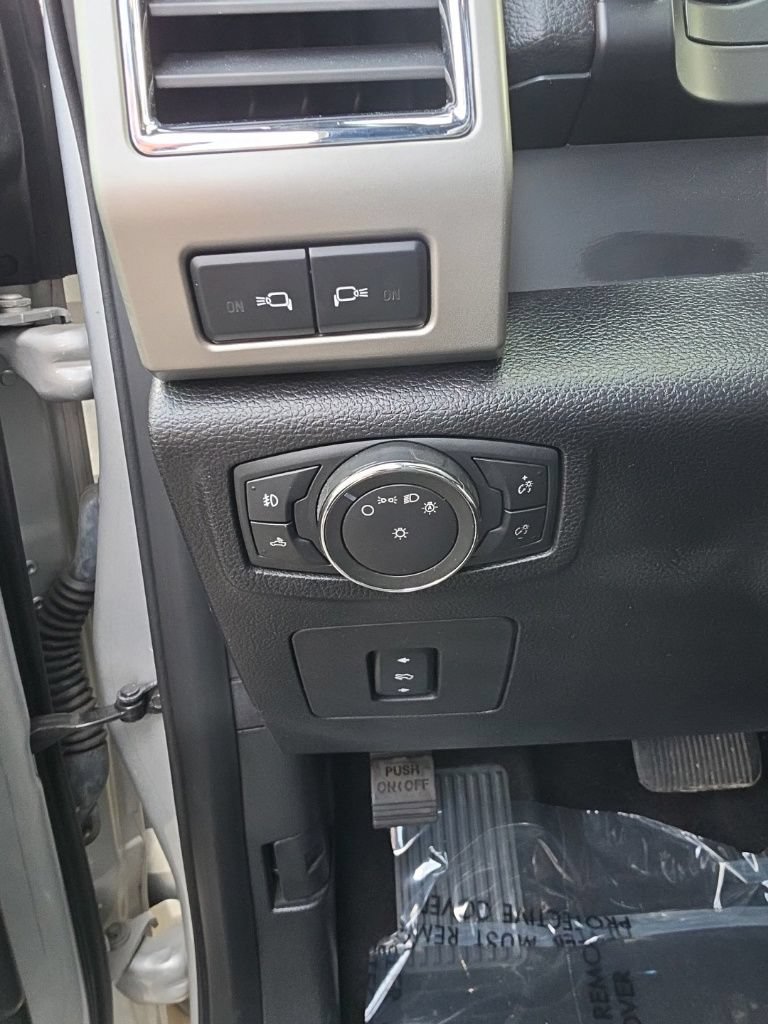 Used 2017 Ford F150 Lariat AWD/4WD image 14