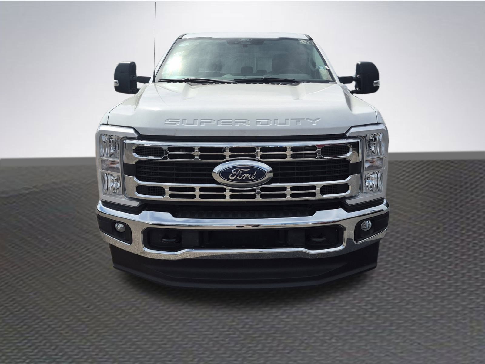 Used 2024 Ford F250 XLT image 3