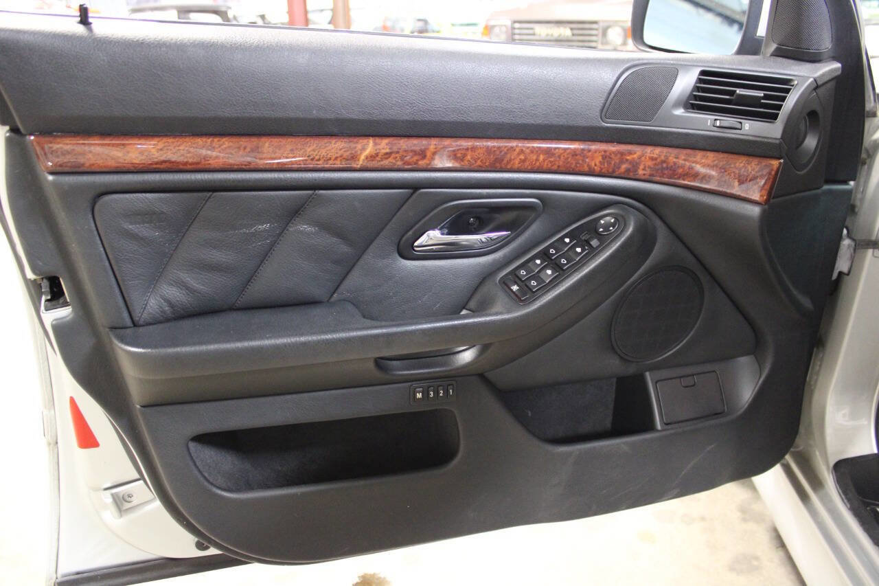 Used 2000 BMW 528i Sedan image 37