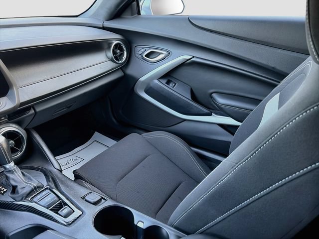 Used 2016 Chevrolet Camaro SS RWD image 22