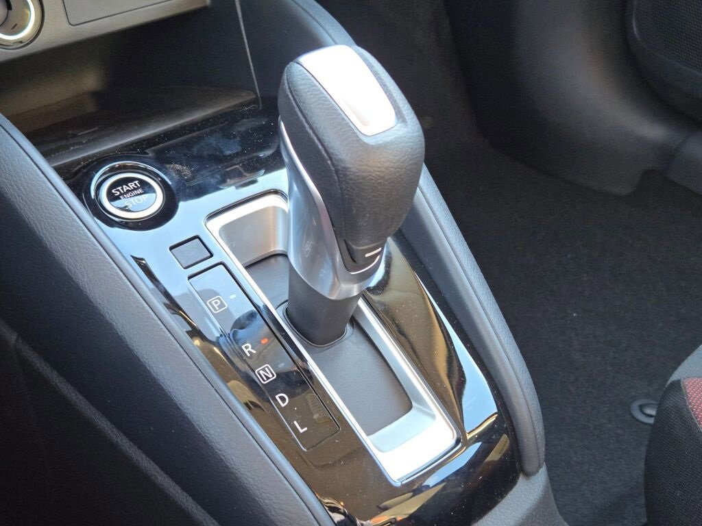 Used 2025 Nissan Versa SR w/ Trunk Package image 28