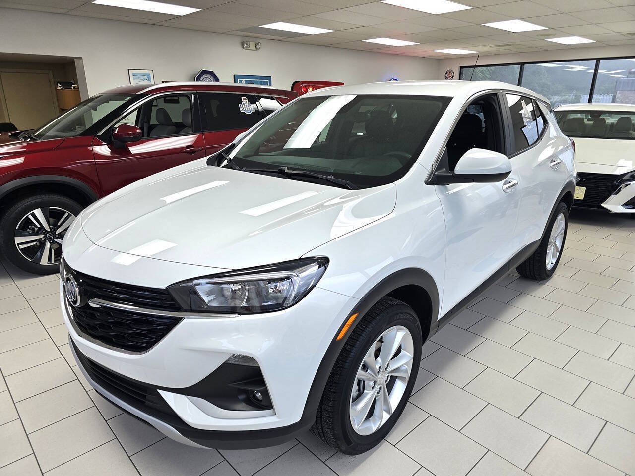 Used 2023 Buick Encore GX Preferred w/ Cold Weather Comfort Package AWD/4WD image 1