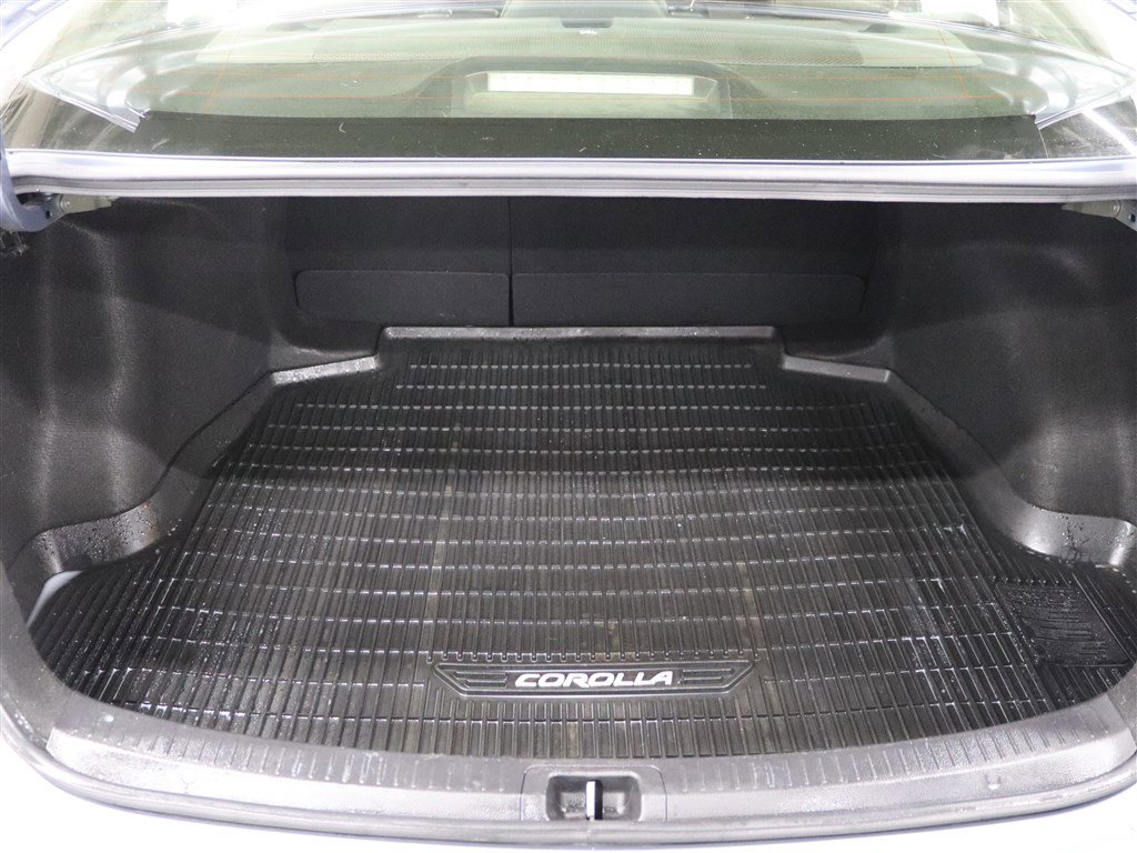 Used 2020 Toyota Corolla XLE FWD image 6