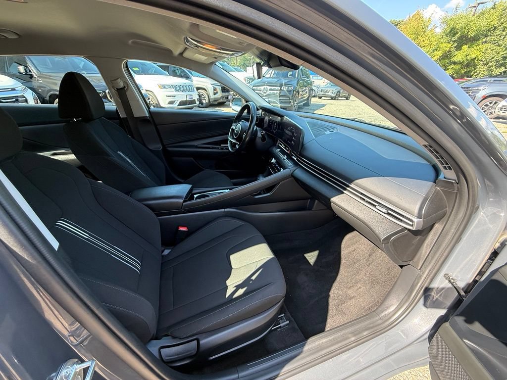 Certified 2023 Hyundai Elantra SEL w/ Convenience Package FWD image 17