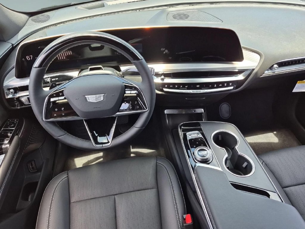 Used 2026 Cadillac Lyriq Luxury AWD/4WD image 22