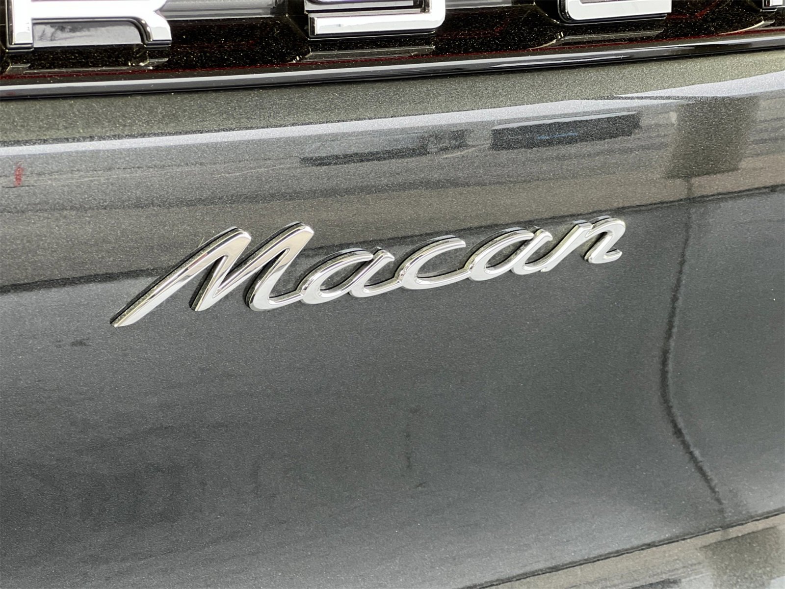 Used 2025 Porsche Macan image 33