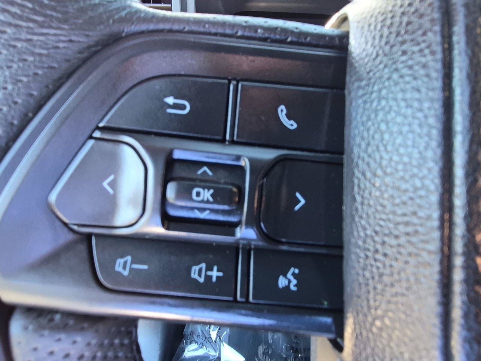 Used 2025 Toyota Tacoma TRD Pro AWD/4WD image 27