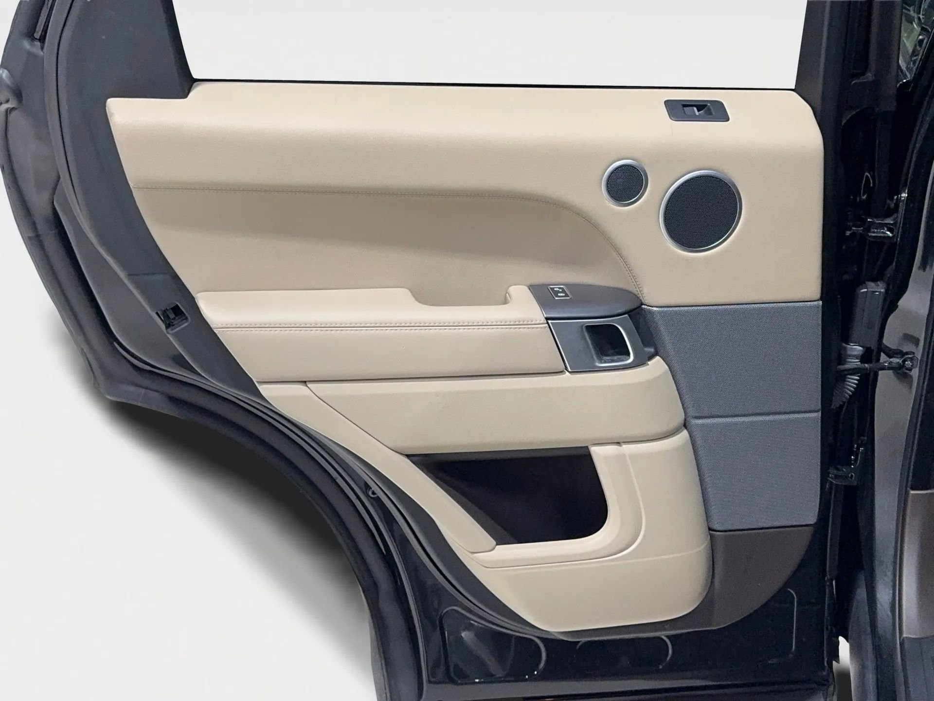 Used 2017 Land Rover Range Rover Sport SE image 18