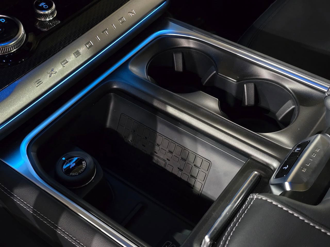 New 2025 Ford Expedition Platinum w/ Stealth Performance Package image 30