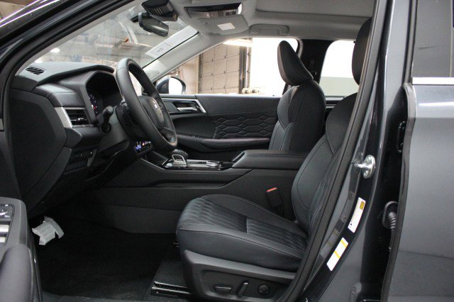 New 2026 Mitsubishi Outlander SEL image 6