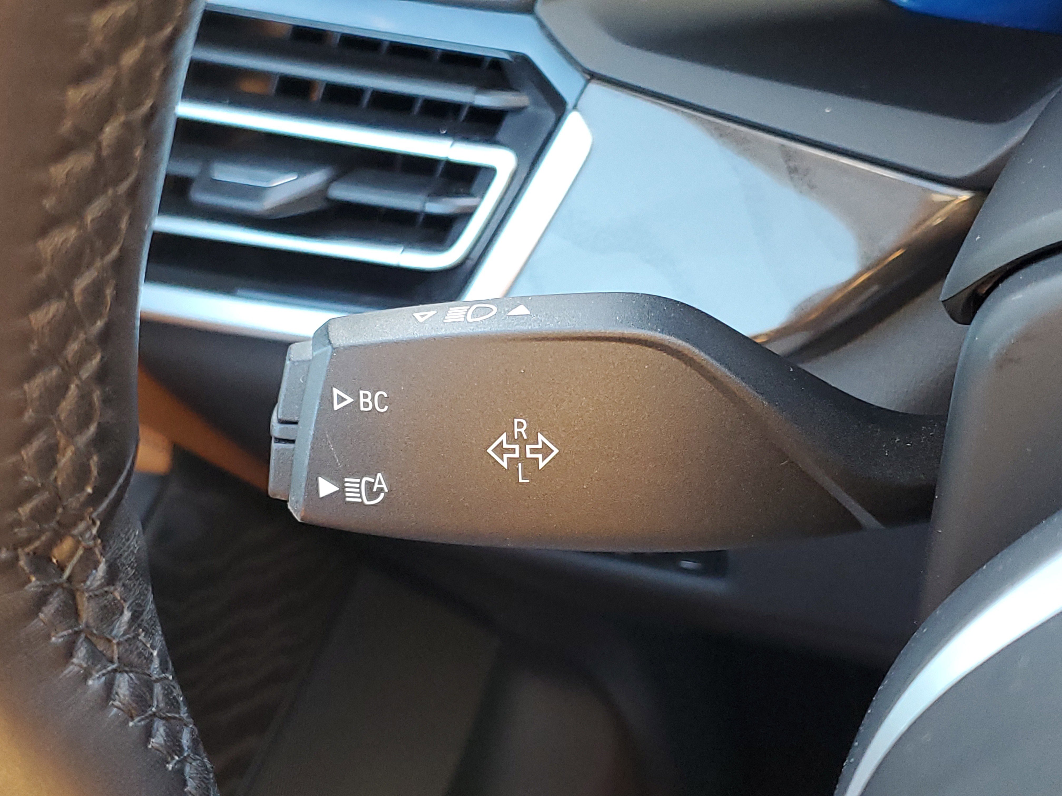 Used 2022 BMW X6 xDrive40i w/ Executive Package image 15